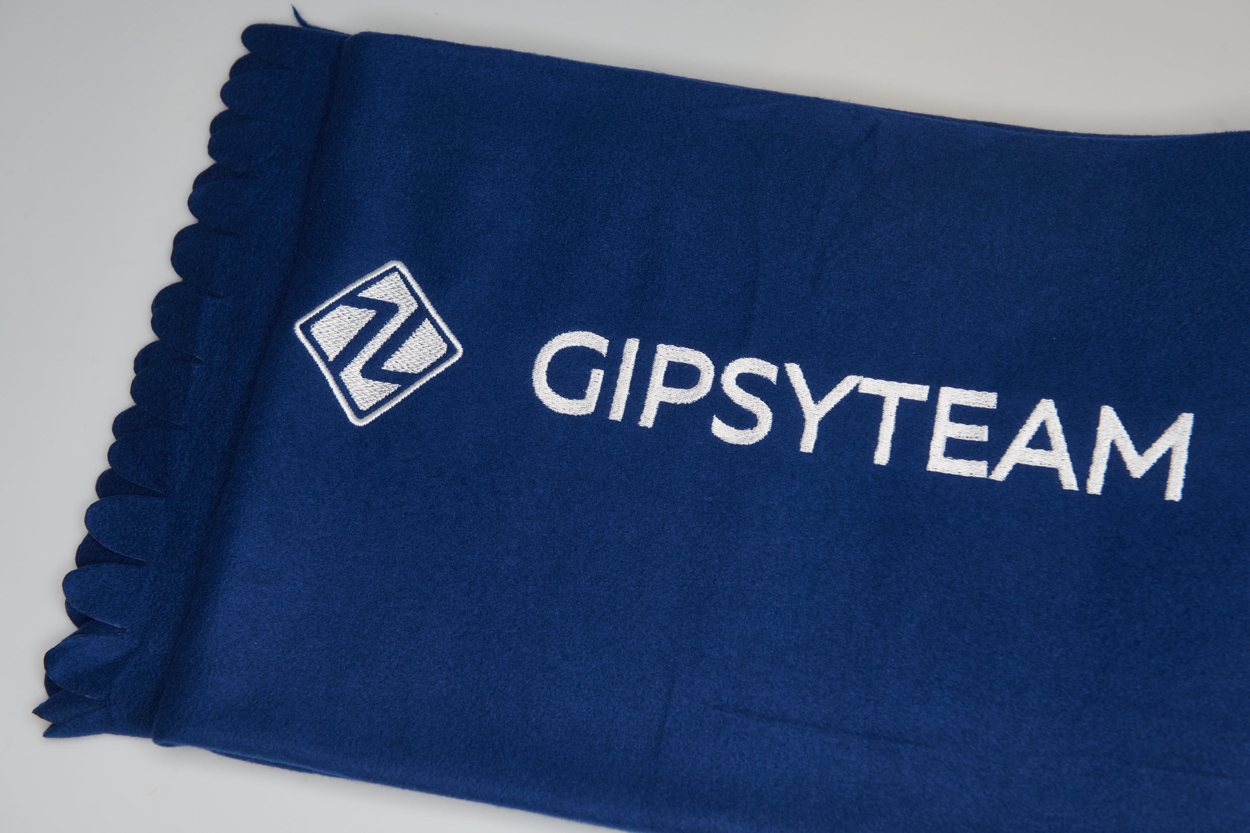 Плед с логотипом GipsyTeam